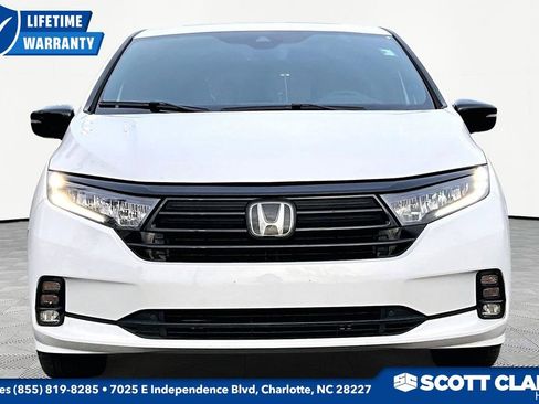 Used 2023 Honda Odyssey Sport image 2