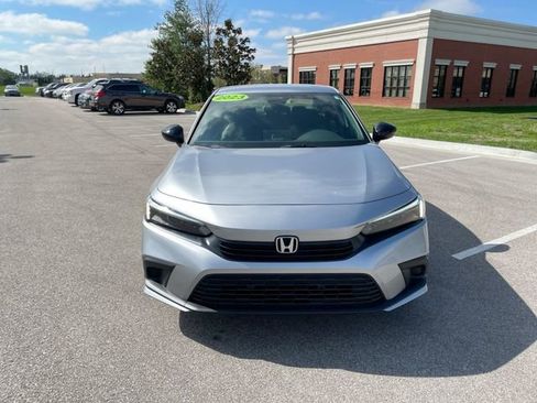Used 2023 Honda Civic Sport image 7