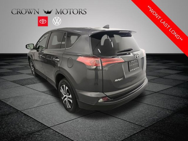 Used 2018 Toyota RAV4 LE w/ All Weather Liner Package AWD/4WD image 4