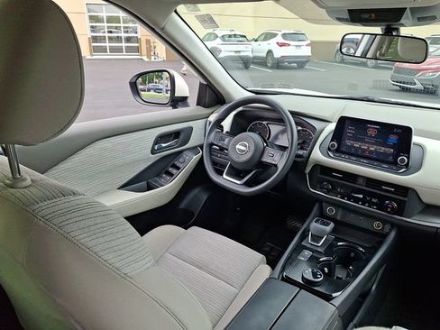 Used 2023 Nissan Rogue SV AWD/4WD image 14