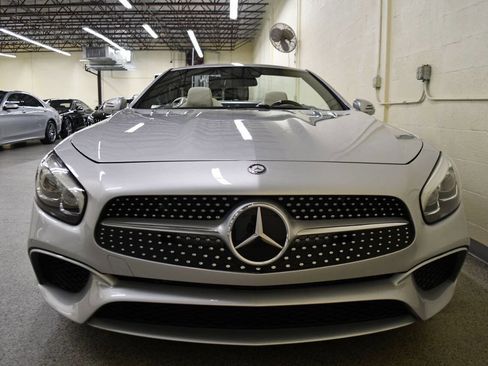 Used 2017 Mercedes-Benz SL 550 image 5