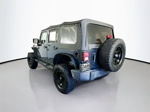 Used 2017 Jeep Wrangler Unlimited Sport w/ Quick Order Package 23S AWD/4WD image 5