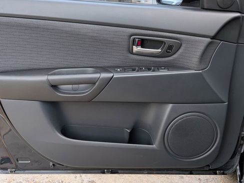 Used 2007 MAZDA MAZDA3 i Touring FWD image 10