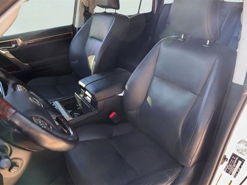 Used 2017 Lexus GX 460 Premium image 8