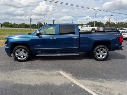 Used 2017 Chevrolet Silverado 1500 LTZ Z71 w/ LTZ Plus Package AWD/4WD image 3