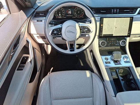 Used 2025 Jaguar F-PACE R-Dynamic S image 11