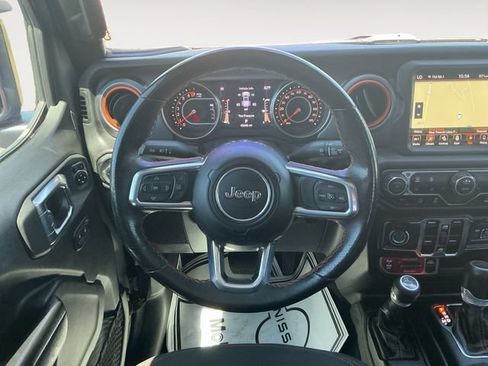 Used 2023 Jeep Gladiator Mojave w/ LED Lighting Group AWD/4WD image 10