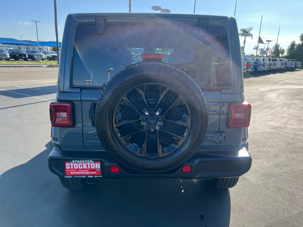 Used 2025 Jeep Wrangler Unlimited Sahara AWD/4WD image 10