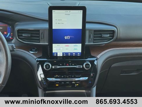 Used 2023 Ford Explorer King Ranch w/ Technology Package image 12