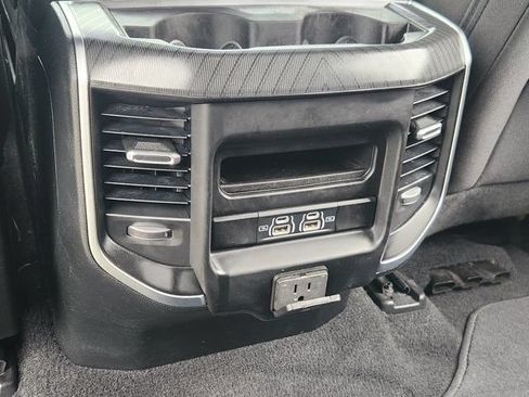 Used 2025 RAM 1500 Big Horn AWD/4WD image 31