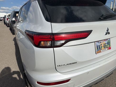 Used 2024 Mitsubishi Outlander SE AWD/4WD image 9