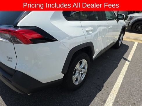 Used 2021 Toyota RAV4 XLE AWD/4WD image 14