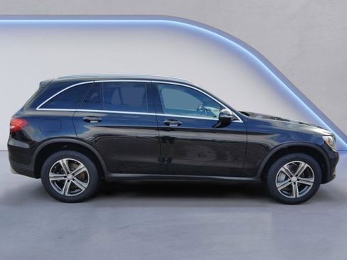 Used 2017 Mercedes-Benz GLC 300 4MATIC image 8