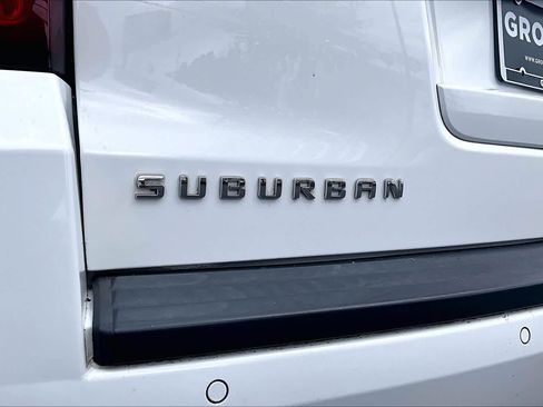 Used 2015 Chevrolet Suburban LT image 31