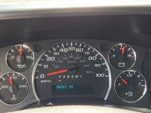 Used 2017 Chevrolet Express 3500 image 10