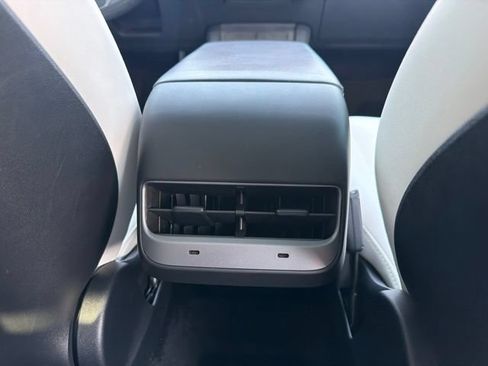 Used 2023 Tesla Model Y Long Range AWD/4WD image 17