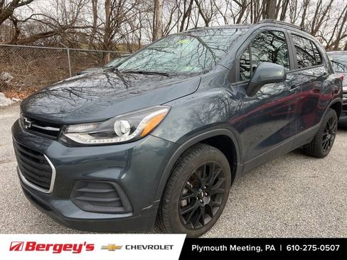 Used 2022 Chevrolet Trax LT w/ Driver Confidence Package image 8