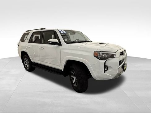 Used 2024 Toyota 4Runner TRD Off-Road Premium image 7