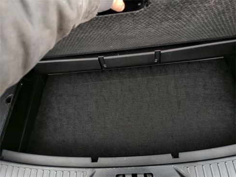 Certified 2022 Ford Explorer XLT w/ Equipment Group 202A image 29