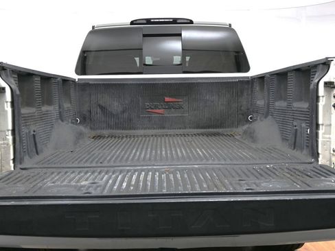 Used 2021 Nissan Titan SV w/ SV Convenience Package RWD image 15