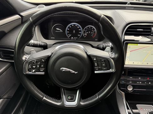 Used 2018 Jaguar XE S RWD image 25