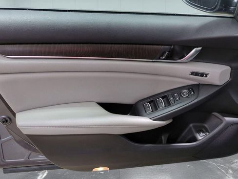 Used 2020 Honda Accord Touring image 15