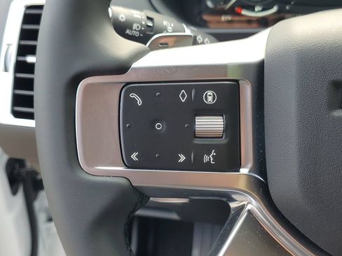 New 2026 Land Rover Discovery Dynamic SE AWD/4WD image 17