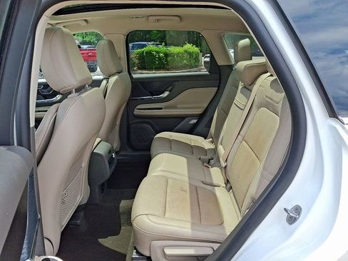 Used 2021 Lincoln Corsair AWD w/ Premium Package image 13