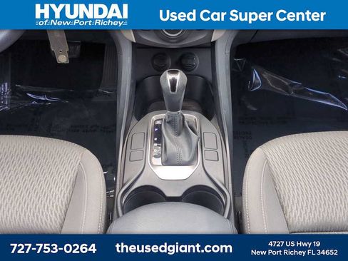 Used 2017 Hyundai Santa Fe SE FWD image 20