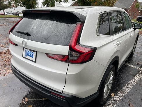 Certified 2024 Honda CR-V EX image 3