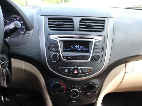 Used 2016 Hyundai Accent SE FWD image 21