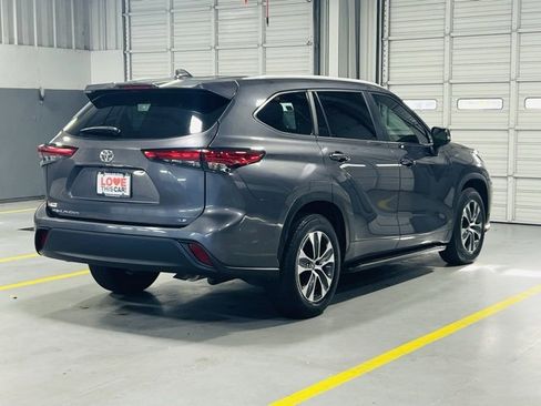 Used 2023 Toyota Highlander XLE image 21