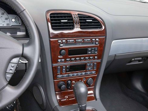 Used 2002 Ford Thunderbird Deluxe image 22