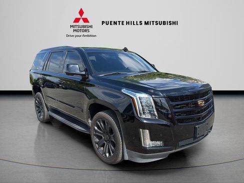 Used 2018 Cadillac Escalade 4WD image 3