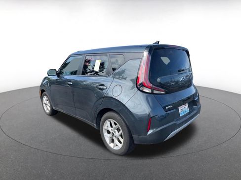 Used 2025 Kia Soul LX w/ LX Technology Package FWD image 7