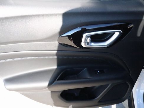 New 2026 Jeep Compass Latitude image 16