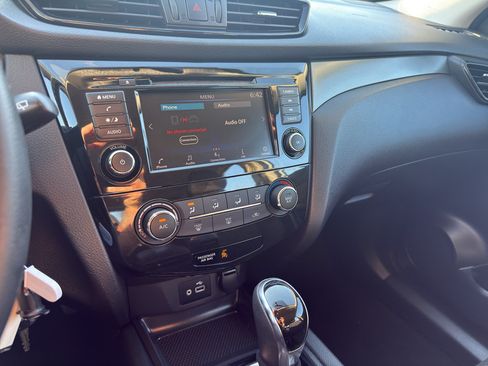 Used 2019 Nissan Rogue Sport S FWD image 21