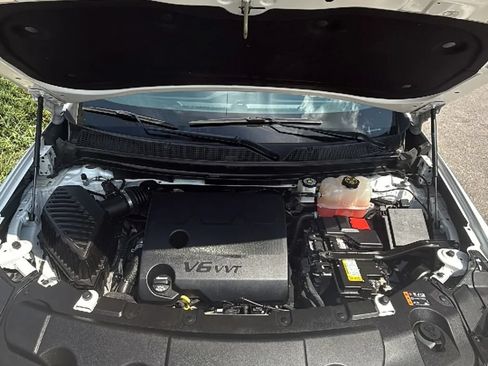Used 2021 Chevrolet Traverse LS FWD image 41