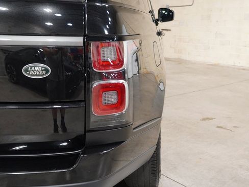 Used 2022 Land Rover Range Rover image 6