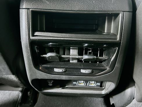 Used 2023 Jeep Grand Cherokee Altitude image 29