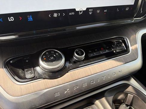 Certified 2025 Ford Expedition Max Platinum w/ Platinum Ultimate Package AWD/4WD image 65