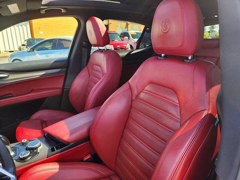 Used 2018 Alfa Romeo Stelvio Ti Sport AWD/4WD image 14