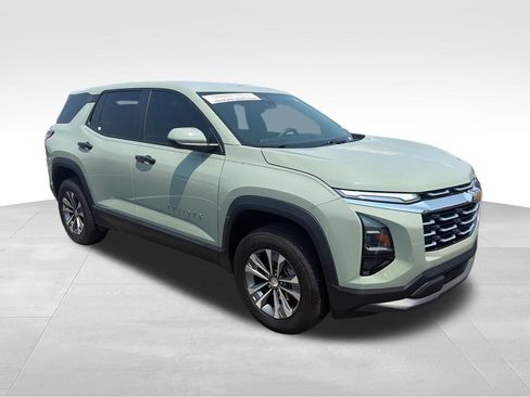 Used 2026 Chevrolet Equinox LT FWD image 9