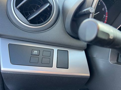 Used 2013 MAZDA MAZDA3 i SV image 25