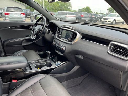 Used 2017 Kia Sorento SX image 22