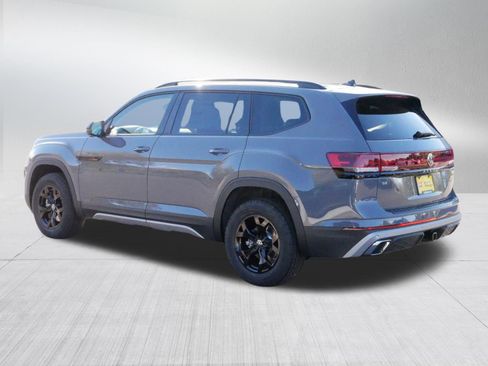 New 2026 Volkswagen Atlas Peak Edition AWD/4WD image 3