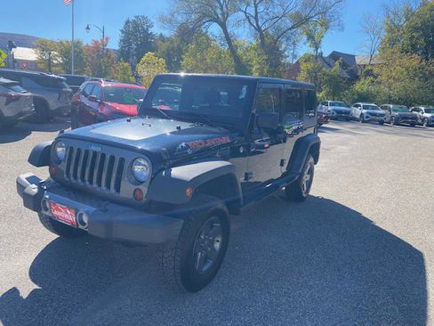 Used 2010 Jeep Wrangler Unlimited Sport image 4
