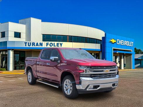 Used 2022 Chevrolet Silverado 1500 LTZ w/ LTZ Premium Package AWD/4WD image 9