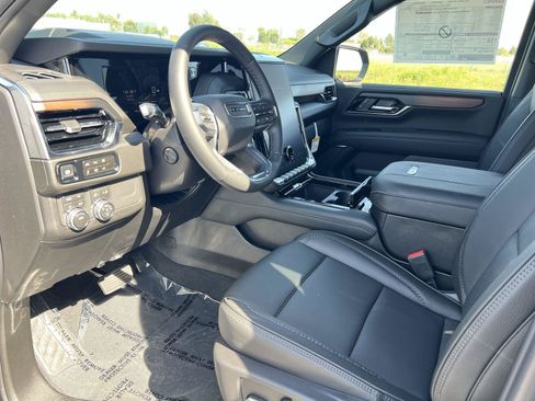 New 2026 GMC Yukon XL Denali w/ Sun & Power Step Package AWD/4WD image 9