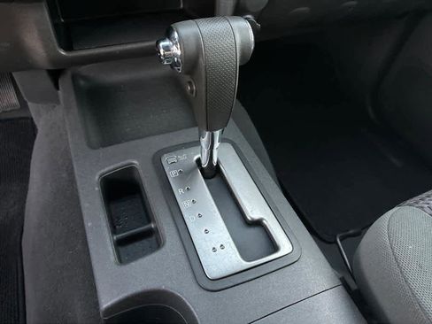 Used 2008 Nissan Frontier SE w/ SE Value Truck Pkg image 21